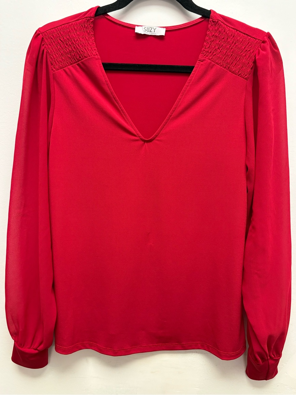 4 for $25 ❤️ Suzy Shier Fuchsia Smocked Shoulder Blouse | Size Small ❤️